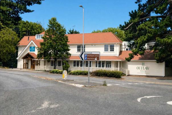 One of Britain’s Best-Known Seafood Chefs Is Behind a New Coastal Restaurant in Poole