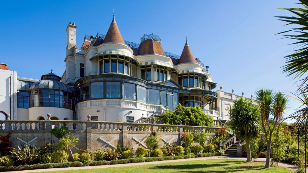 The Hidden Stories Behind Bournemouth’s Best-Known Landmarks