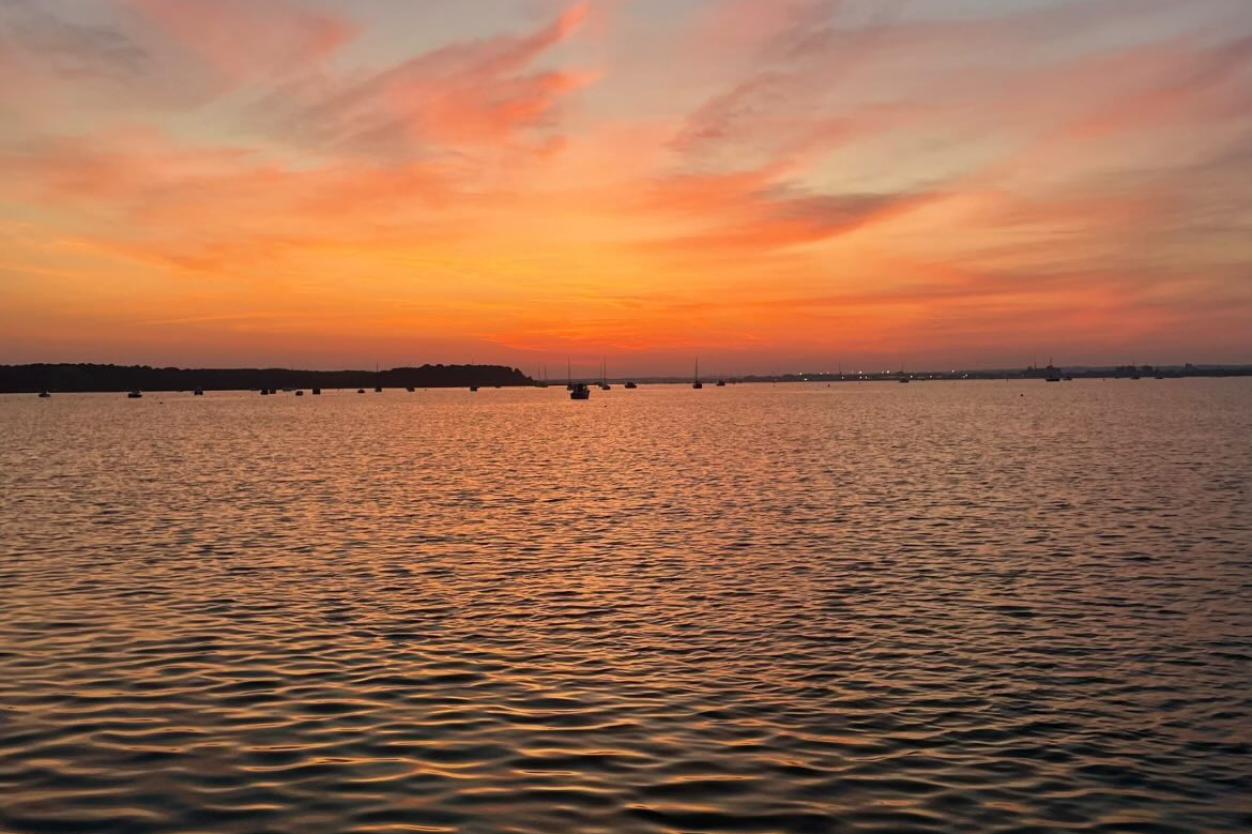 Five Memorable Date Ideas in Poole for Couples