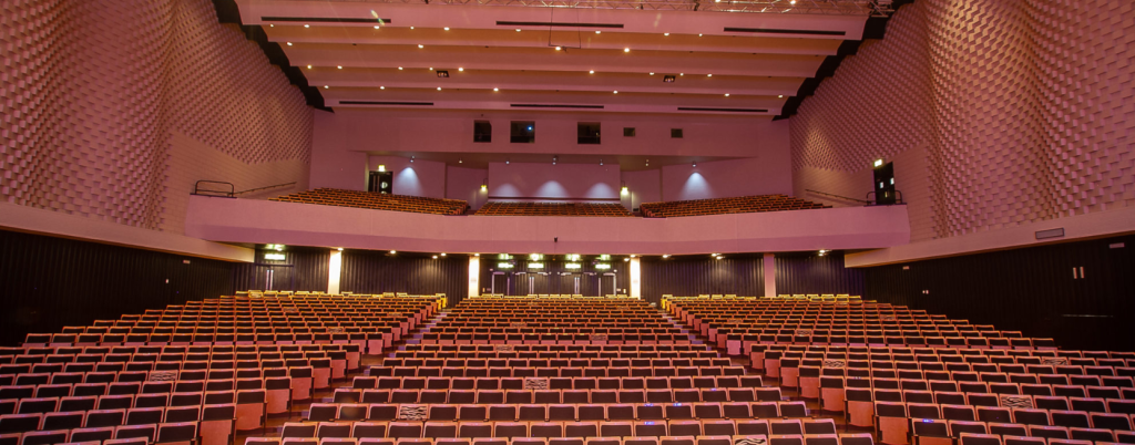 Five Memorable Date Ideas in Poole for Couples