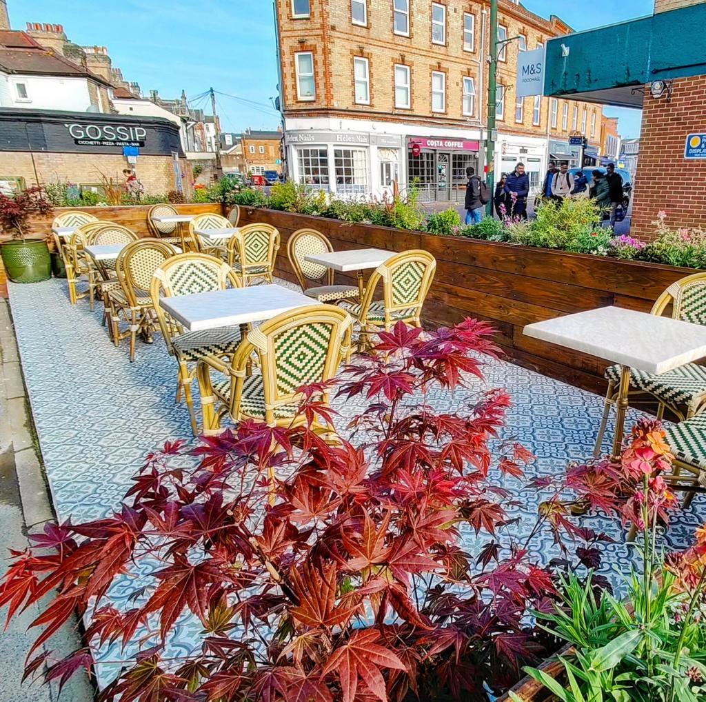 The Hutch Westbourne - Cafe, Bar & Party Venue