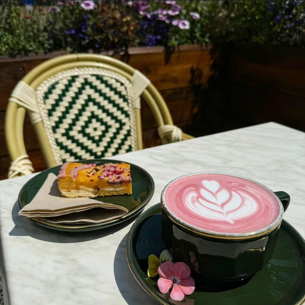 The Hutch Westbourne - Cafe, Bar & Party Venue