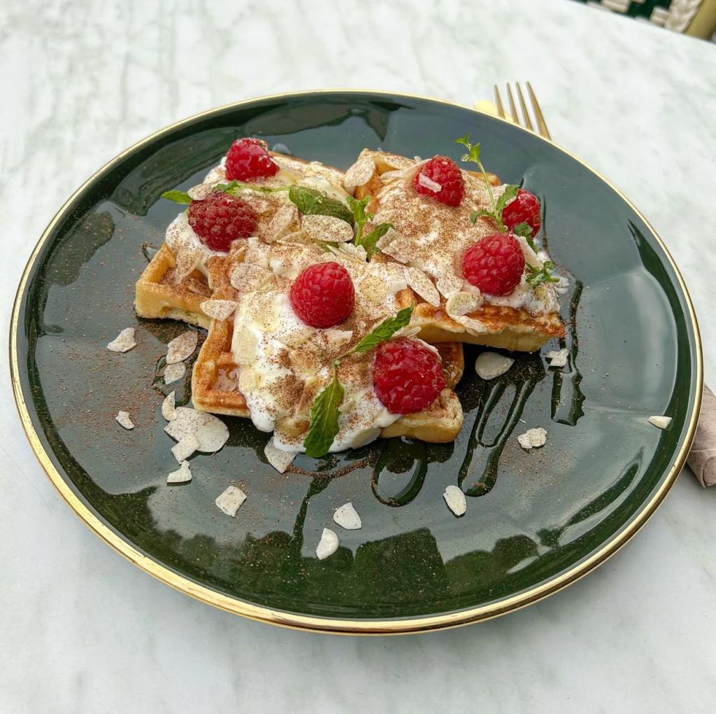 The Hutch Westbourne - Cafe, Bar & Party Venue