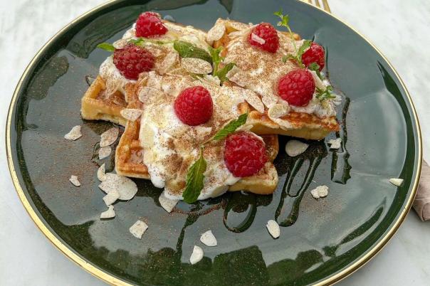 The Hutch Westbourne - Cafe, Bar & Party Venue