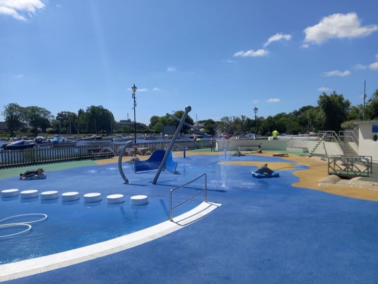 Enjoy FAMILY DAYS OUY at Quomps Splashpark in Christchurch