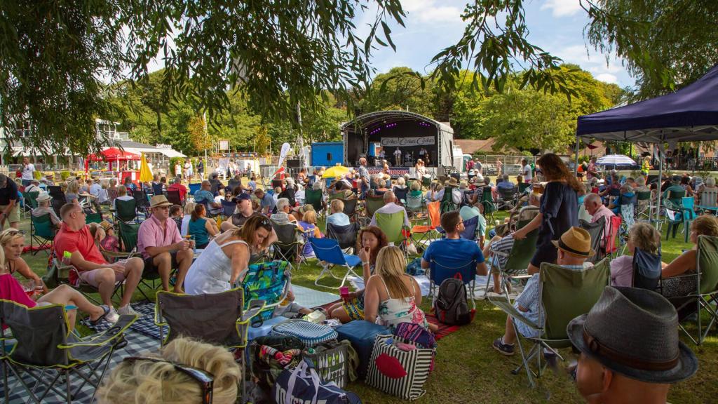 Stompin' on the Quomps | Christchurch's Beloved Jazz Festival on the Quay