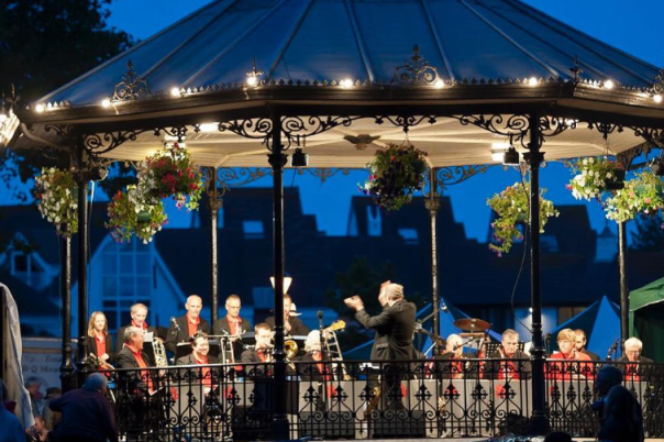 Stompin' on the Quomps | Christchurch's Beloved Jazz Festival on the Quay