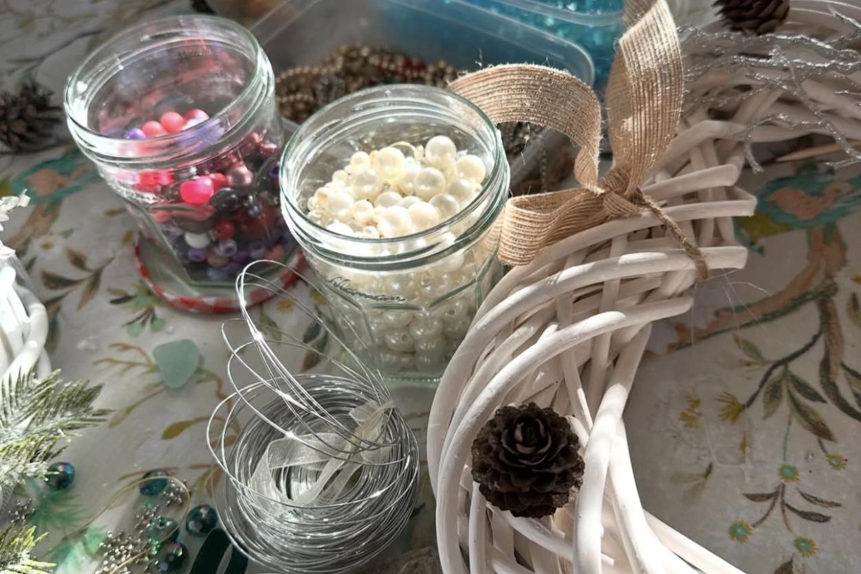 SPRING CREATIVE WORKSHOPS with Hillary’s Art Classes