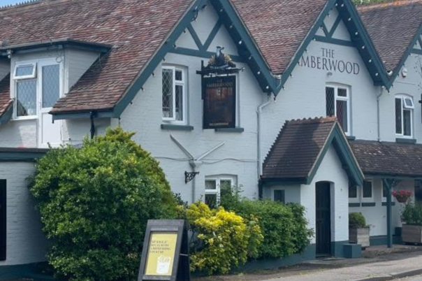The Amberwood Walkford | Pub, Food and Live Music