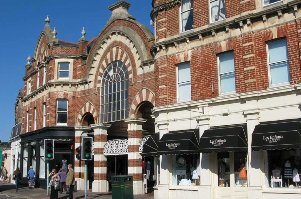 Summer in Westbourne: The Best Independent Shops for Your Summer Essentials