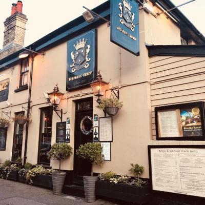 Live Music and Great Food Deals at the Thomas Tripp in Christchurch