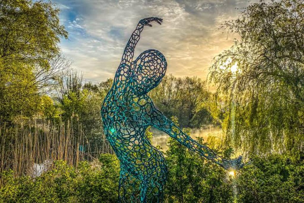 Sculpture by the Lakes
