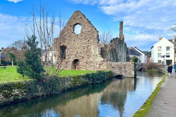 Visitor & Tourism Guide to Christchurch in Dorset
