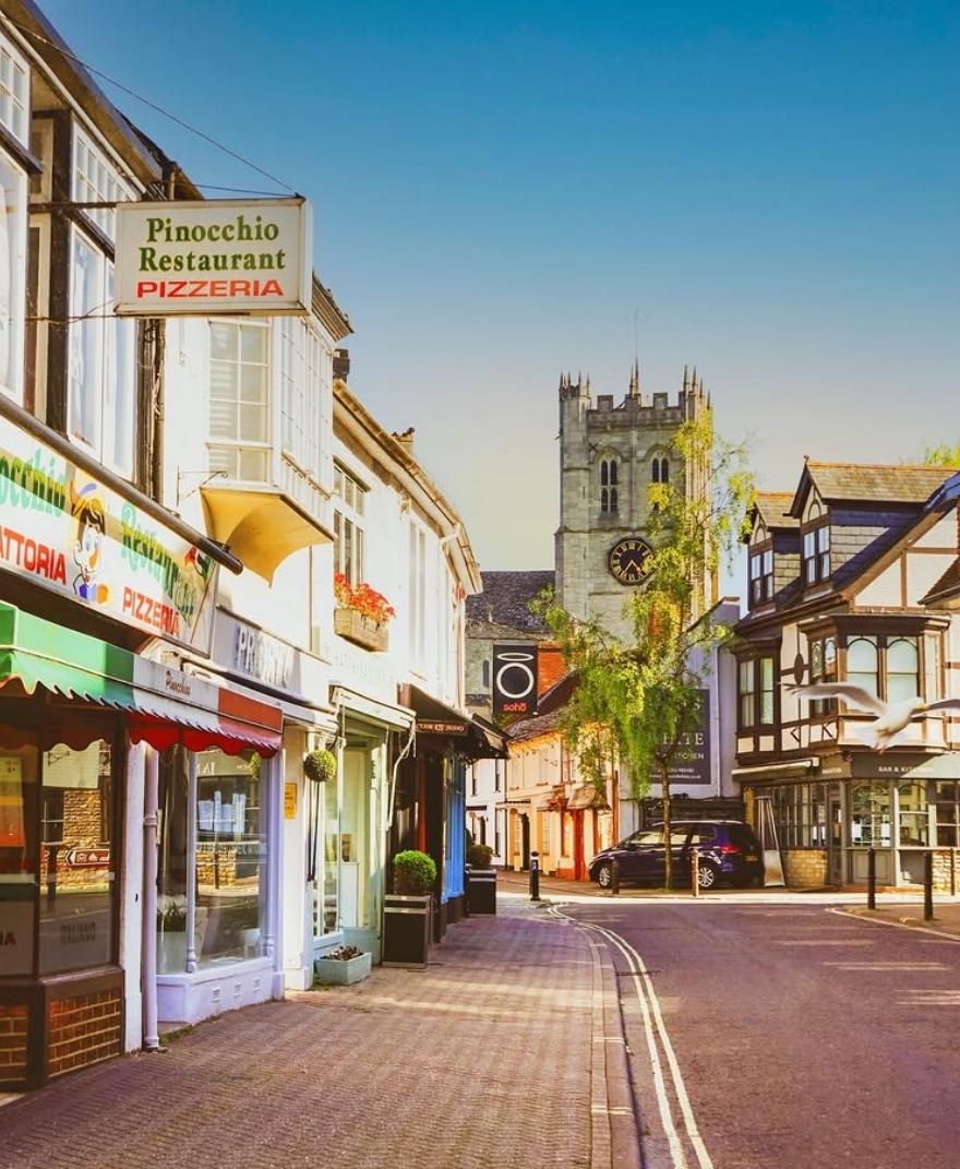 Visitor & Tourism Guide to Christchurch in Dorset