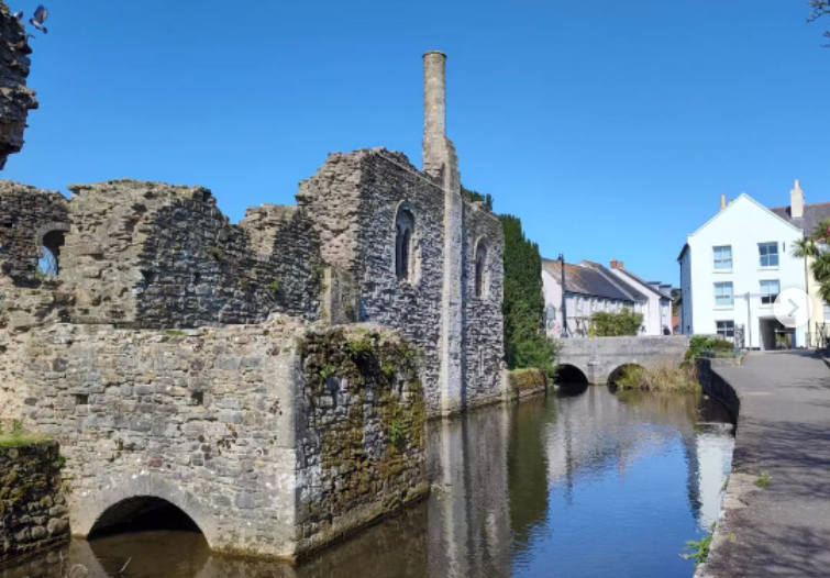Christchurch Castle and Norman House