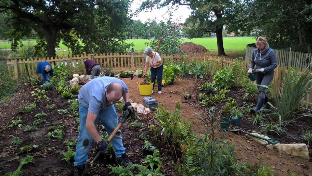 5 Clubs in Poole to Meet New People