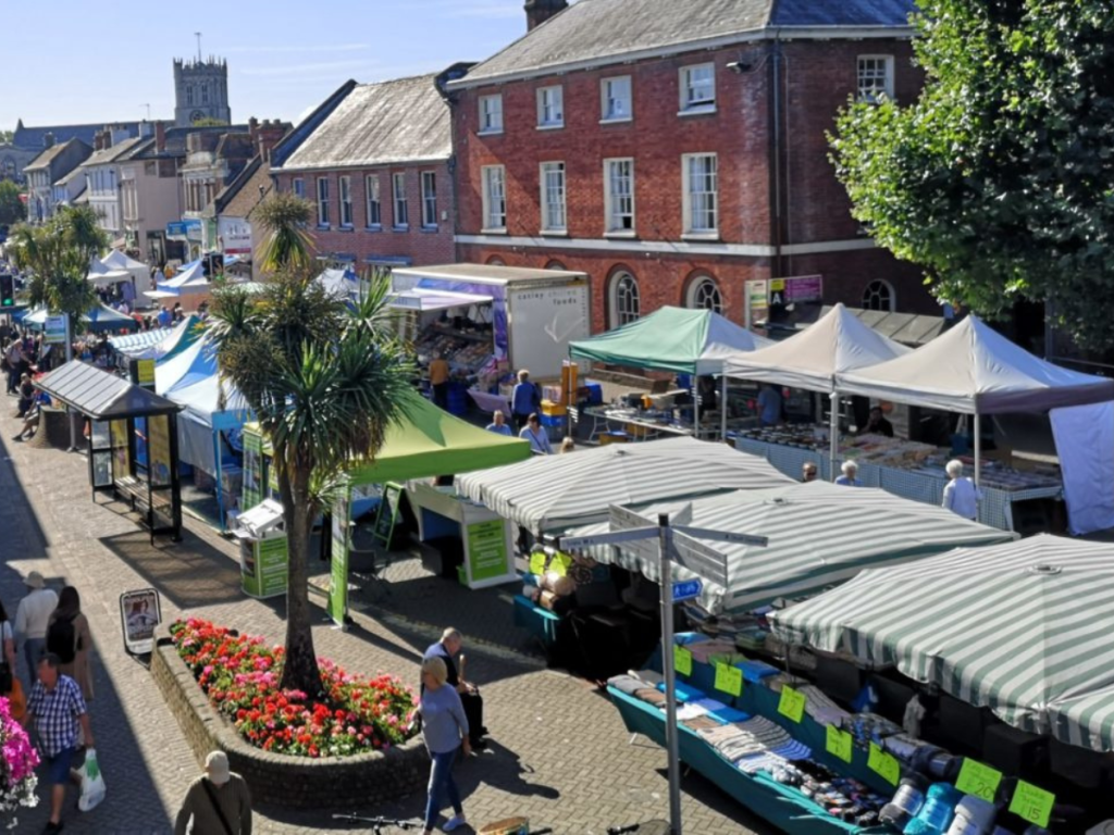 Christchurch High Street Shopping: Shops & Visitor Guide