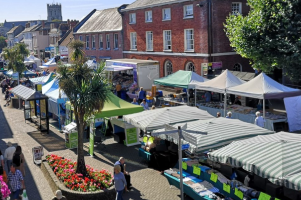 Christchurch High Street Shopping: Shops & Visitor Guide