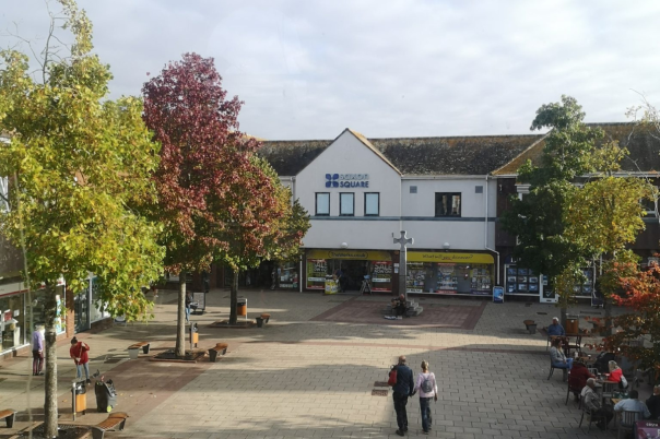 Christchurch High Street Shopping: Shops & Visitor Guide