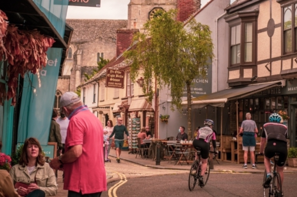 Christchurch High Street Shopping: Shops & Visitor Guide