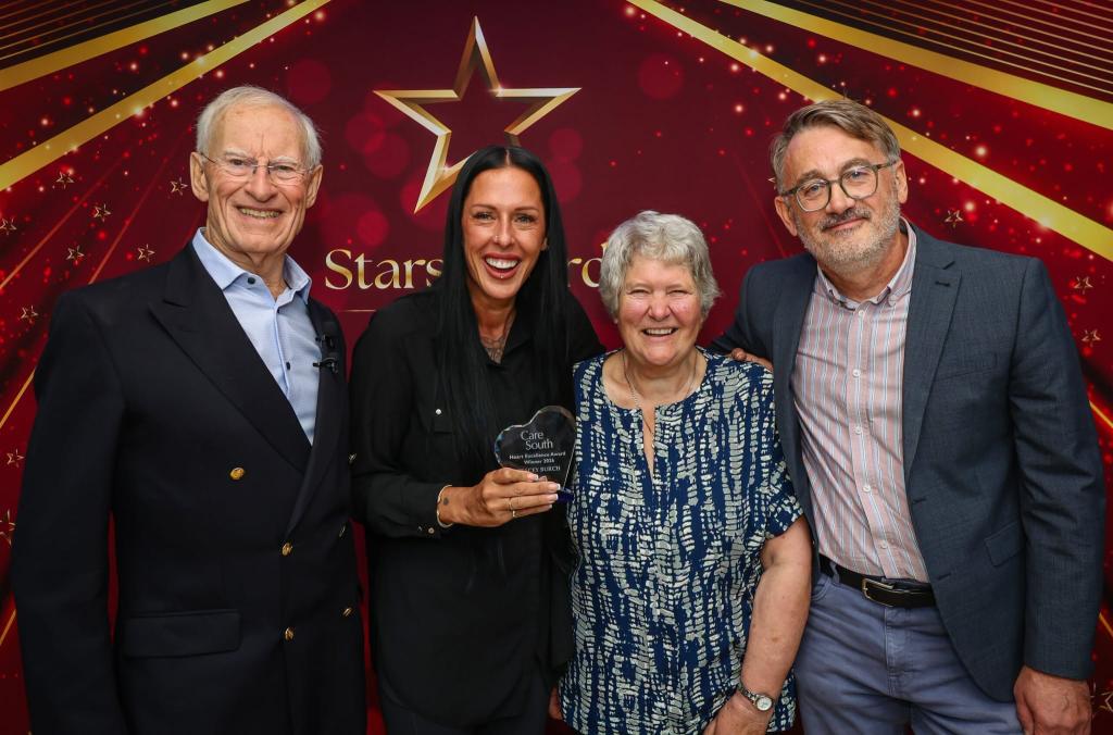 Bournemouth Carer Honoured After Performing CPR for 25 Minutes to Save Woman's Life