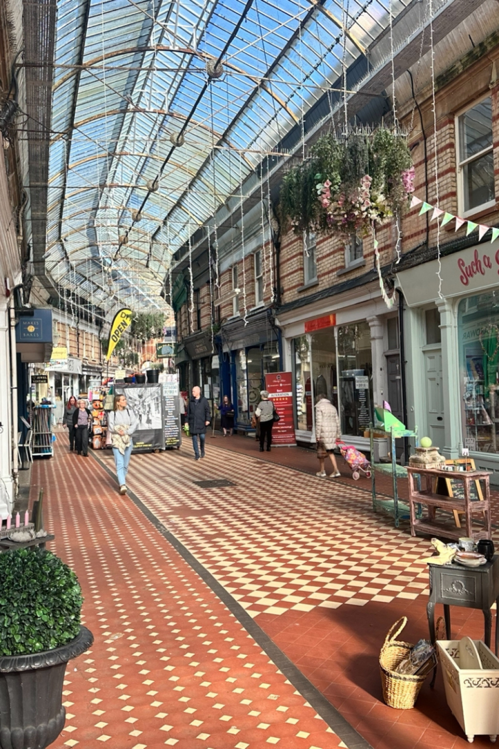 Independent Shopping in Westbourne: Boutiques, Gifts & Specialist Shops