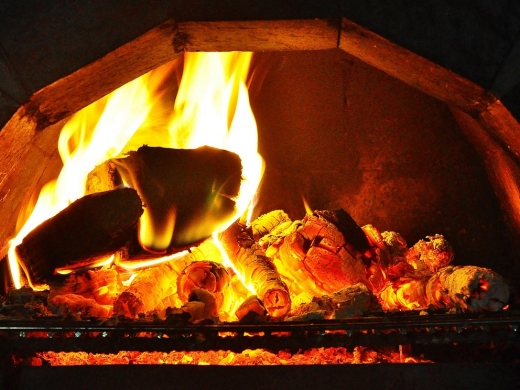 Fireplace Design Trends: From Traditional Inglenooks to Modern Statement Pieces