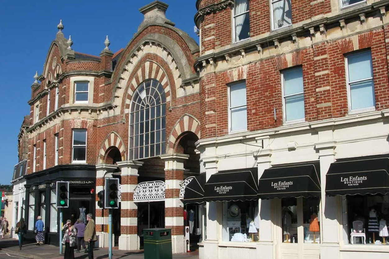 Best Areas to Live in Bournemouth: Choosing the Right Place