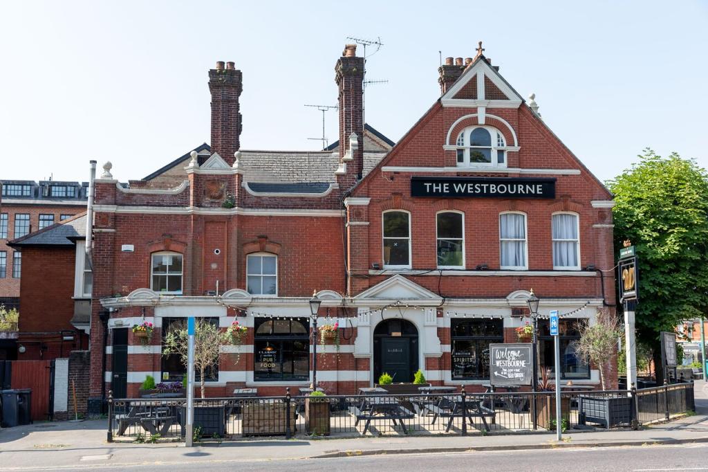 Your Guide to Music, Quizzes and Food at The Westbourne Pub
