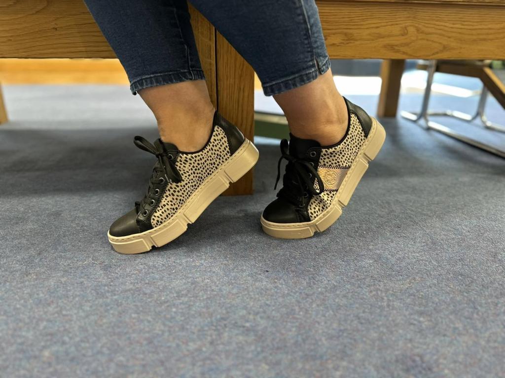 Matthews Shoes: Family-run Independent Shoe Shop in Christchurch