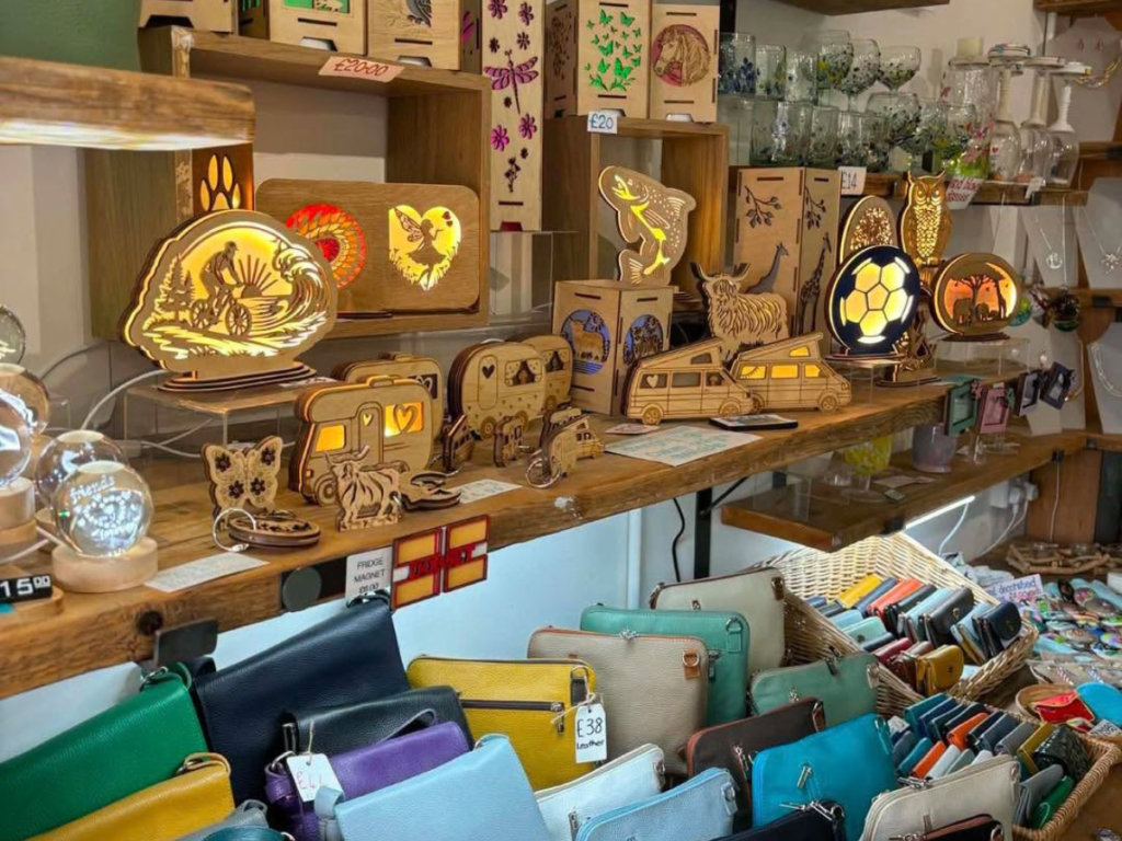 The Courtyard Craft Centre: Coffee, Crafts and Independent Shopping in Dorset