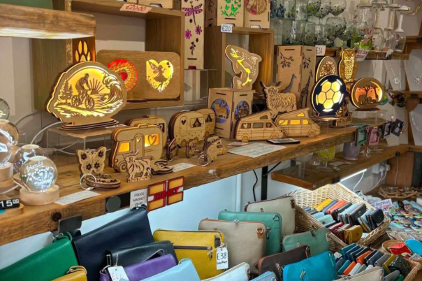 The Courtyard Craft Centre: Coffee, Crafts and Independent Shopping in Dorset