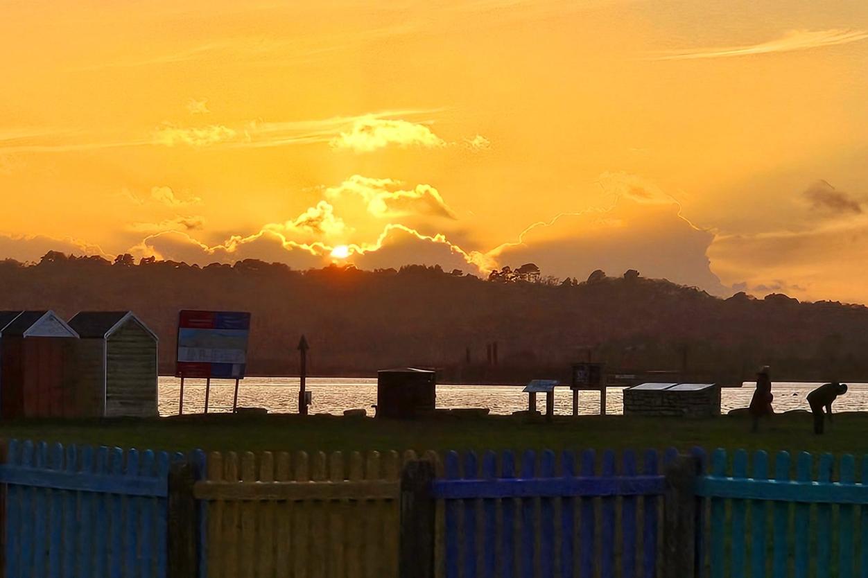 Hamworthy Park: Beach, Paddling Pool, Parking & Visitor Guide