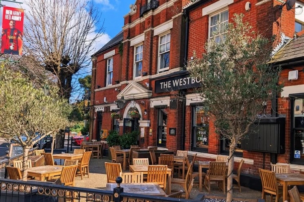 Pubs Showing Live Sports in Westbourne
