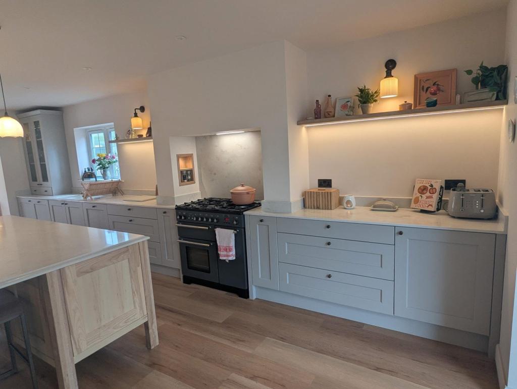 Why Choose a Local Kitchen Company | Hallmark Kitchen Designs Bournemouth