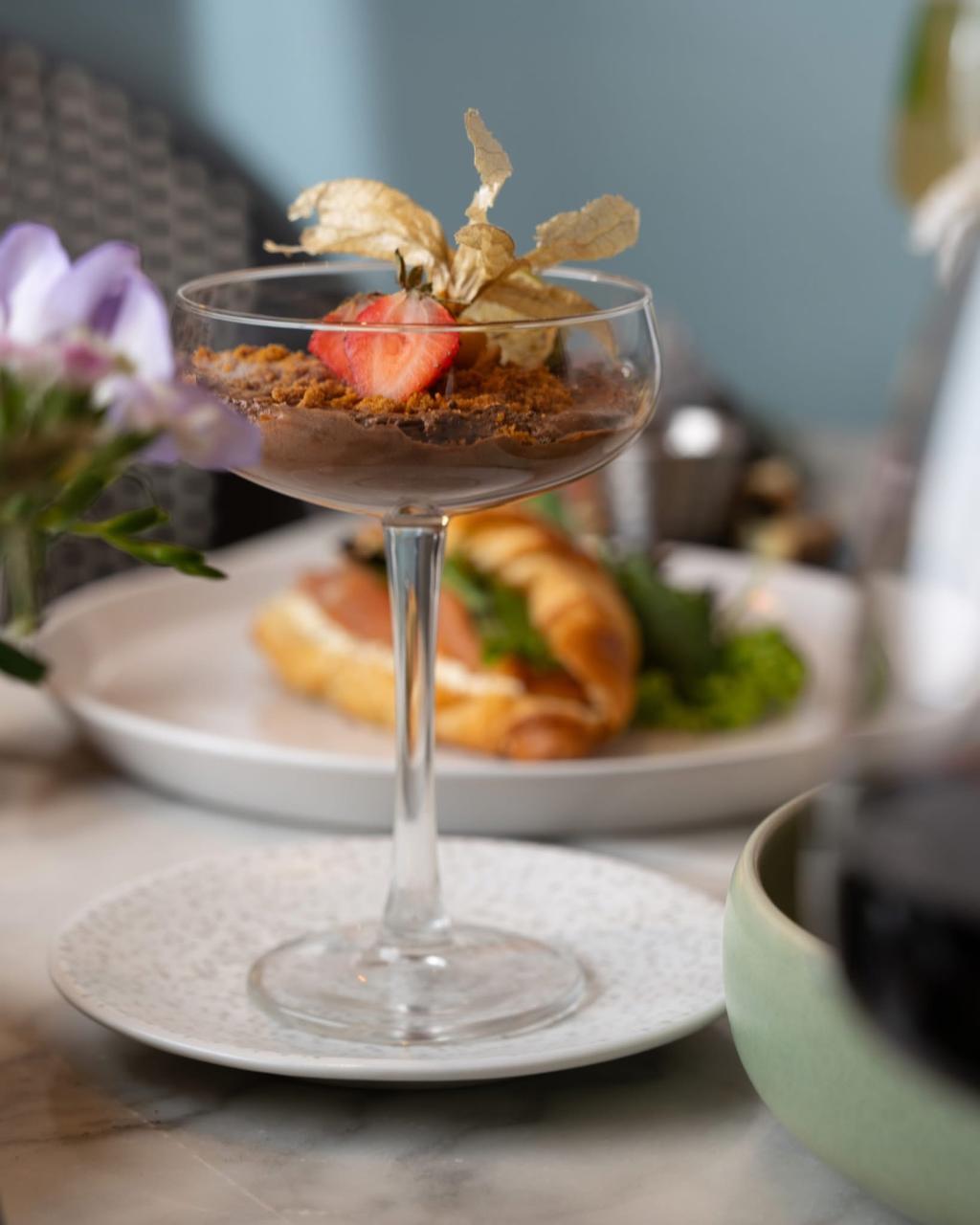 Book a ROMANTIC Valentine’s Dinner at Harveys Westbourne