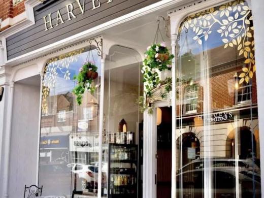 Book a ROMANTIC Valentine’s Dinner at Harveys Westbourne