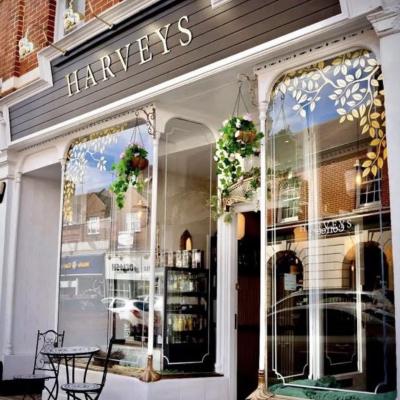 Book a ROMANTIC Valentine’s Dinner at Harveys Westbourne