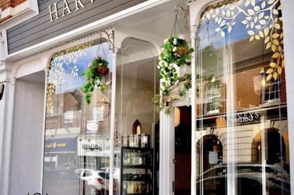 Book a ROMANTIC Valentine’s Dinner at Harveys Westbourne