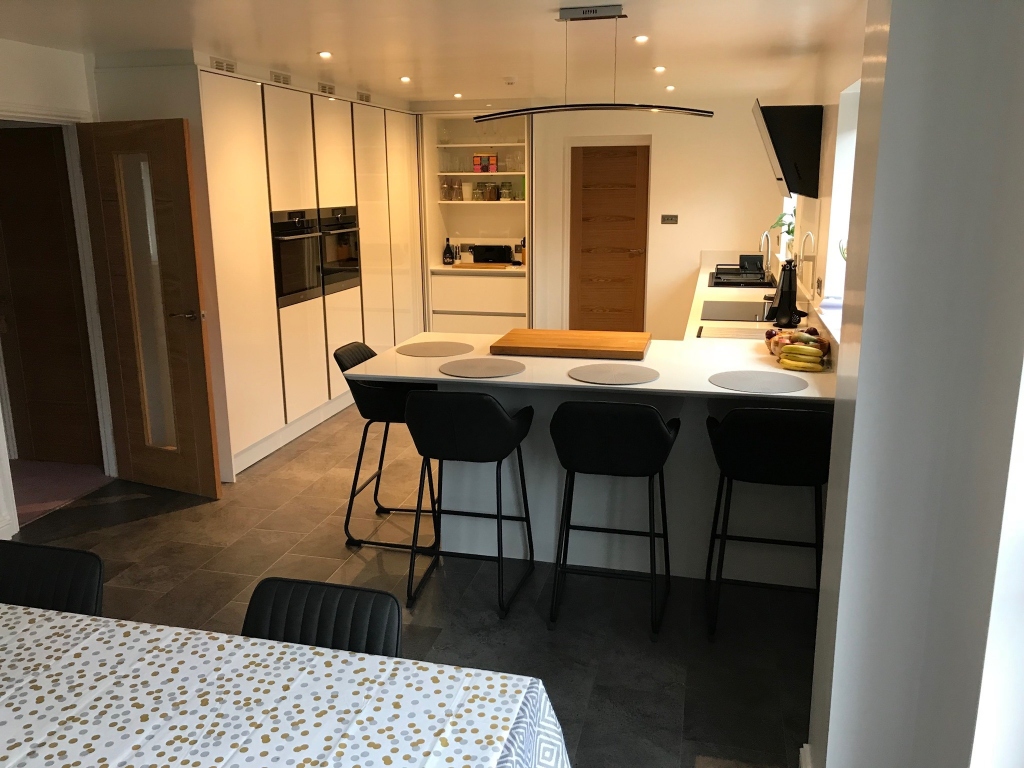 Doc's Fitted Furniture - Fitted Kitchens & Bedrooms