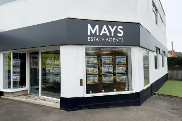 Selling a Distinctive Poole Home: How to Choose the Right Estate Agent