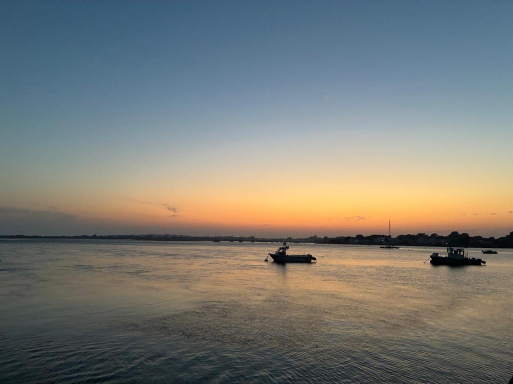 Crabbing at Mudeford Quay