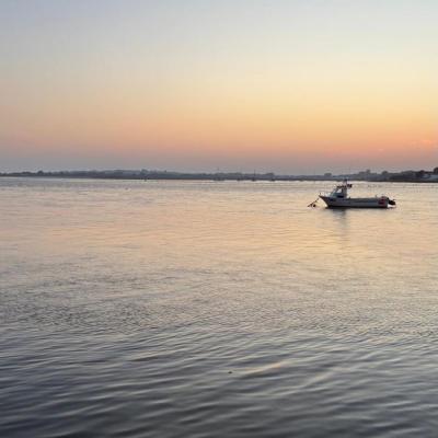 THINGS TO DO: Crabbing at Mudeford Quay