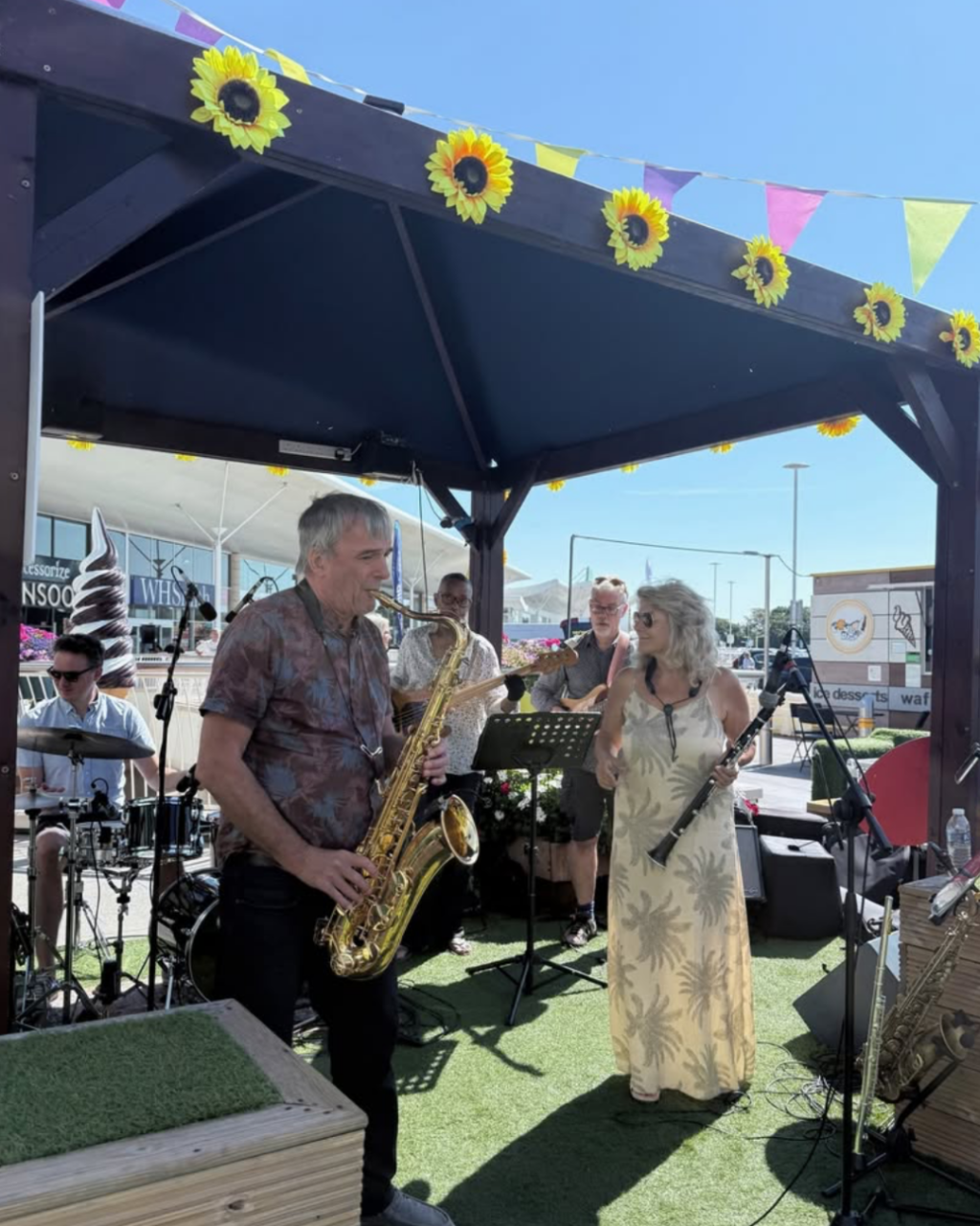 Castlepoint Shopping Centre: Shops, Parking and Visitor Guide
