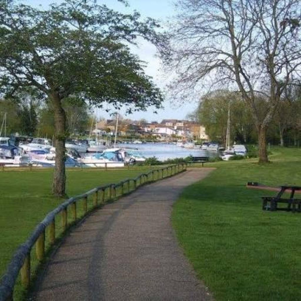 Five Southbourne Walks for Coffee, Clifftops and Sea Air