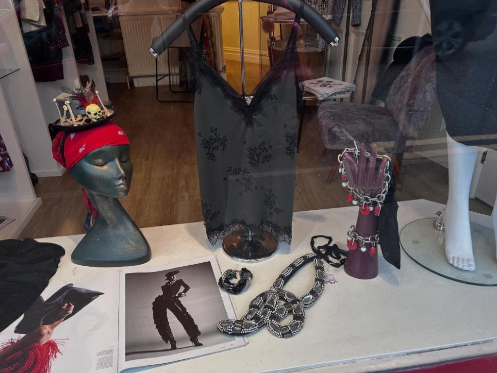 Boudoir 5 Westbourne - Pre-Loved Vintage & Designer Boutique Bournemouth