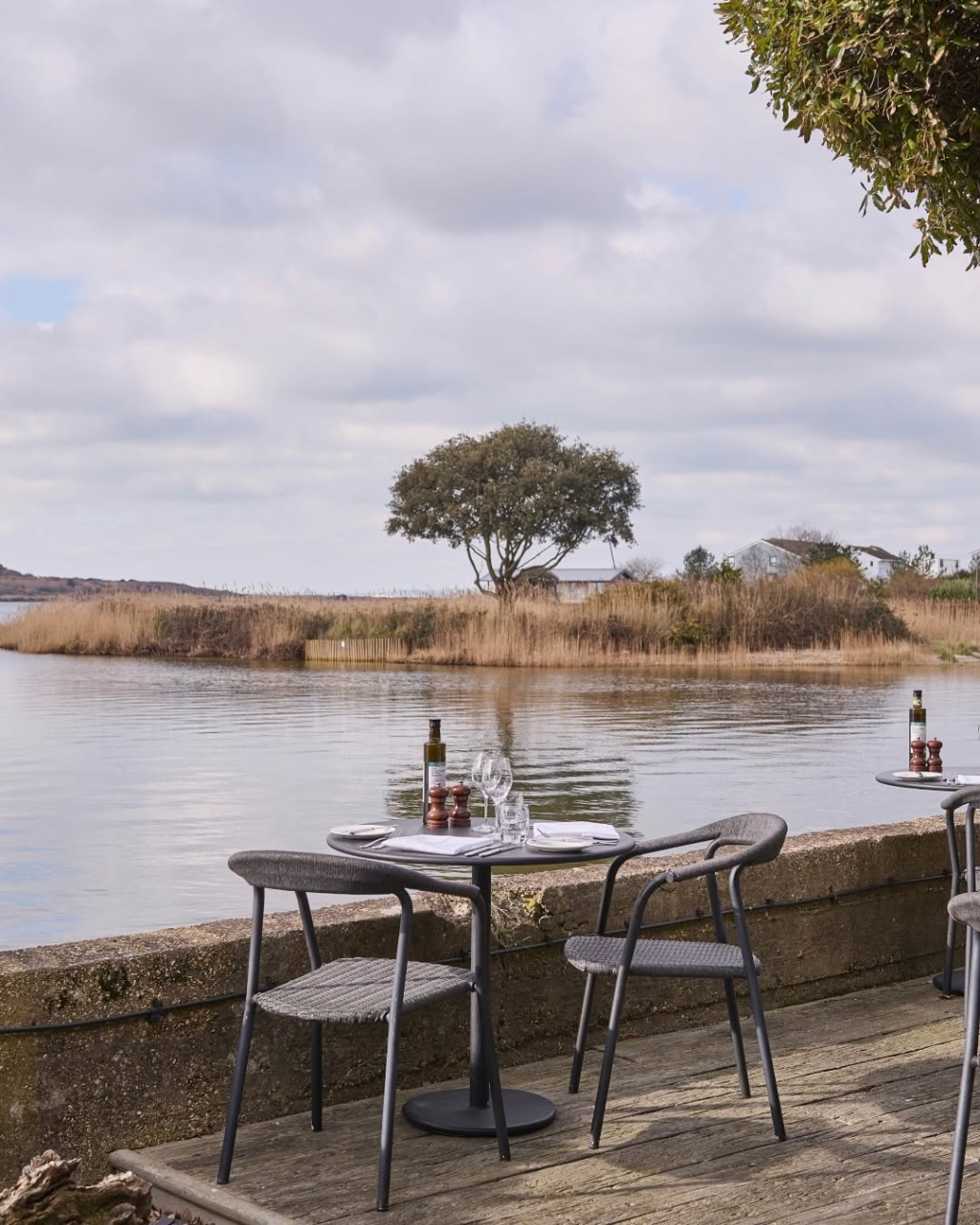 6 Coastal Restaurants for Sunday Lunch in Dorset: From Christchurch to Studland