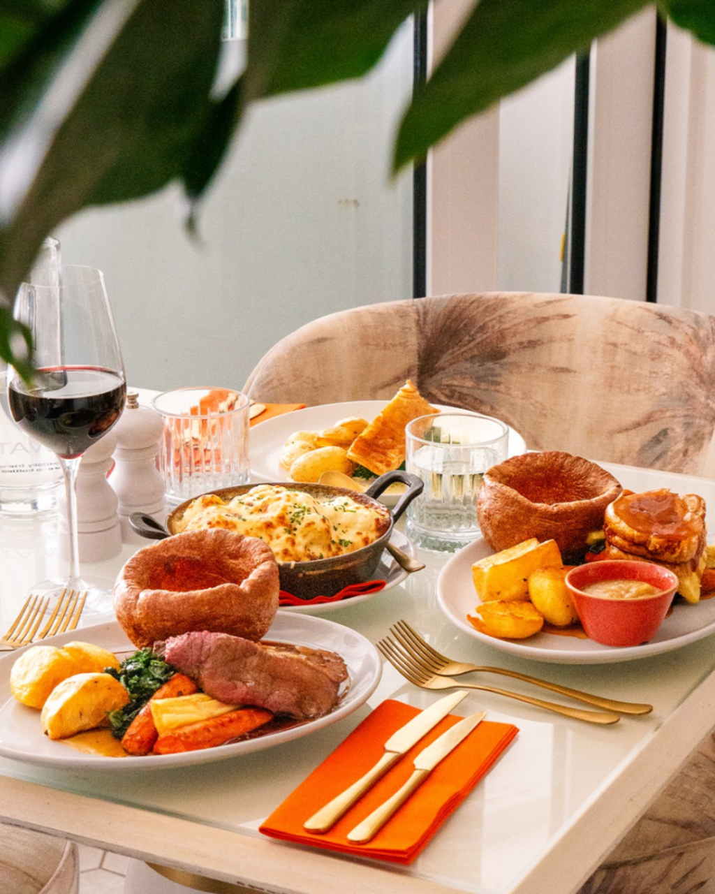 6 Coastal Restaurants for Sunday Lunch in Dorset: From Christchurch to Studland