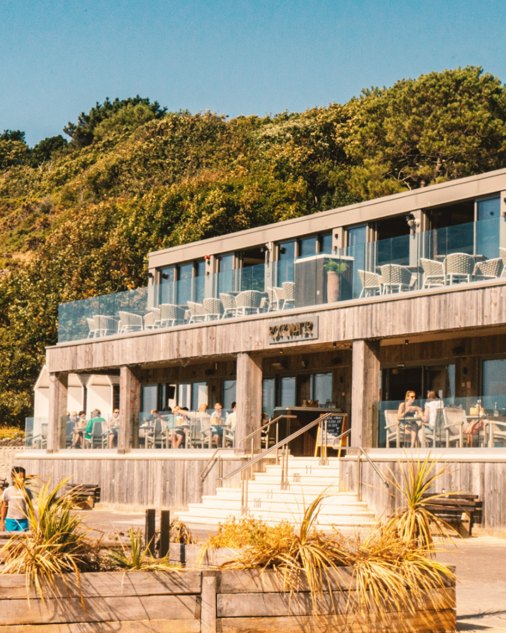 6 Coastal Restaurants for Sunday Lunch in Dorset: From Christchurch to Studland