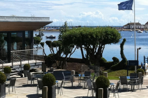 6 Coastal Restaurants for Sunday Lunch in Dorset: From Christchurch to Studland